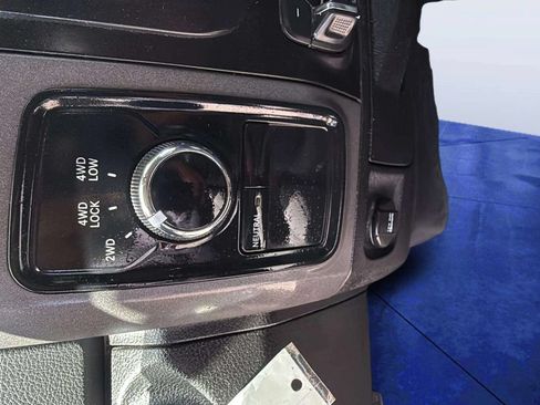 Used 2018 RAM 2500 Tradesman w/ Chrome Appearance Group AWD/4WD image 14