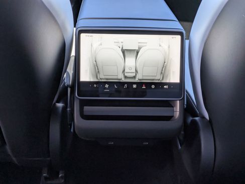 Used 2026 Tesla Model Y AWD image 23