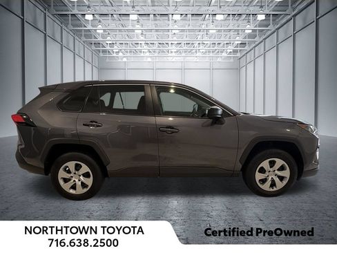 Used 2022 Toyota RAV4 LE w/ Carpet Mat Package (TMS) AWD/4WD image 38