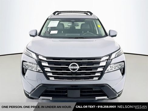 Certified 2025 Nissan Rogue Platinum AWD/4WD image 2