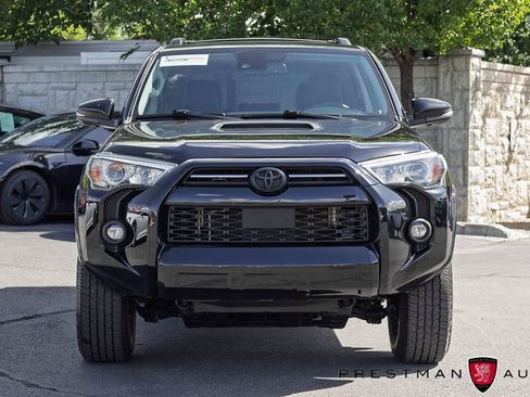 Used 2021 Toyota 4Runner Venture w/ Moonroof Package AWD/4WD image 11