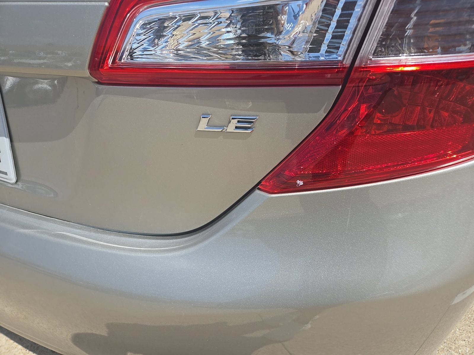 Used 2013 Toyota Camry LE FWD image 10