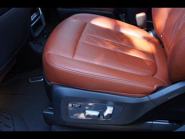 Used 2022 BMW X7 xDrive40i w/ Executive Package AWD/4WD image 16