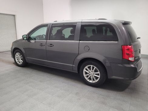 Used 2019 Dodge Grand Caravan SXT FWD image 3