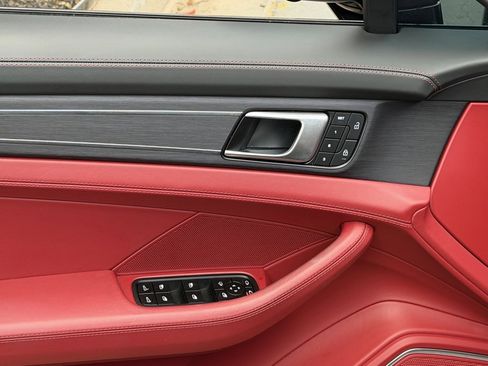 Used 2023 Porsche Panamera Platinum Edition image 30