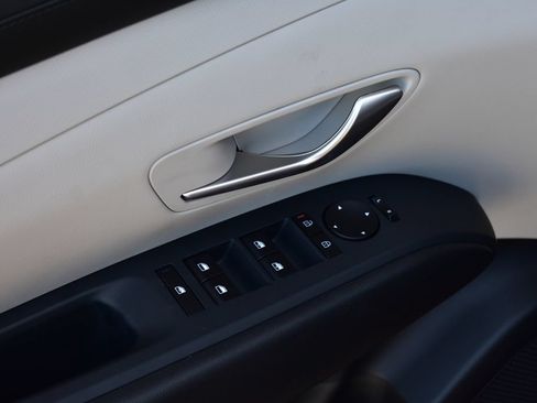 Used 2025 Hyundai Tucson SEL FWD image 14