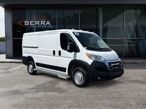 Used 2025 RAM ProMaster 2500 w/ U-Haul Equipment Group FWD image 7