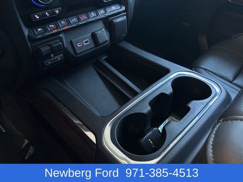 Used 2020 Chevrolet Silverado 1500 High Country w/ Technology Package AWD/4WD image 24