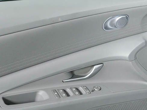 New 2026 Hyundai Elantra SE image 17