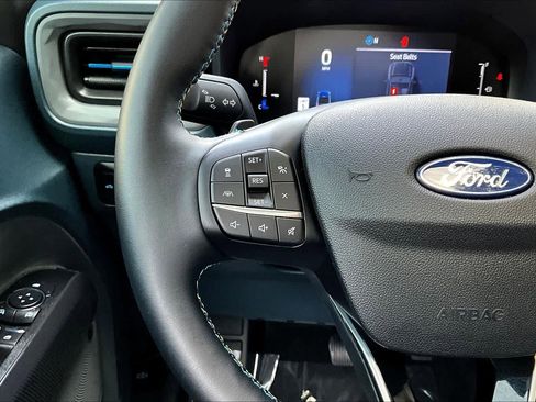 Used 2025 Ford Maverick Lobo image 22