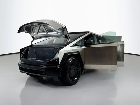 Used 2024 Tesla Cybertruck Cyberbeast AWD/4WD image 32