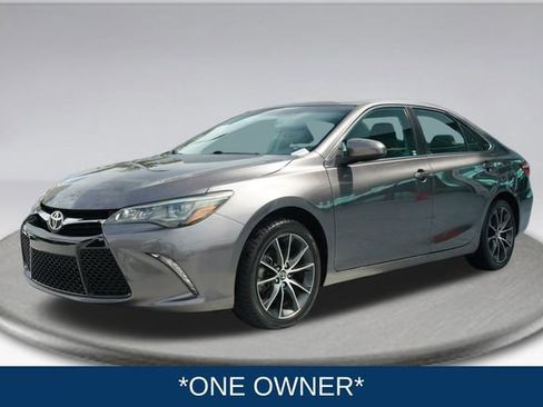 Used 2016 Toyota Camry XSE FWD image 3