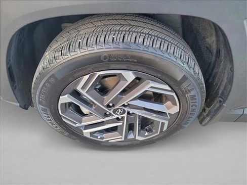 Used 2025 Hyundai Tucson Limited AWD/4WD image 9