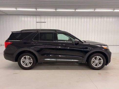 Used 2022 Ford Explorer XLT AWD/4WD image 6