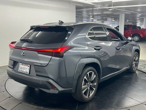 Used 2022 Lexus UX 200 w/ Accessory Package (Z2) FWD image 5