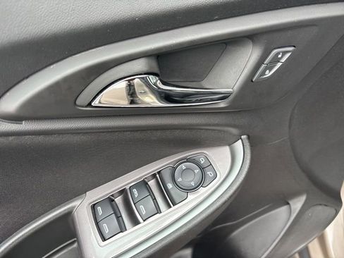 Used 2024 Chevrolet Malibu LT image 24