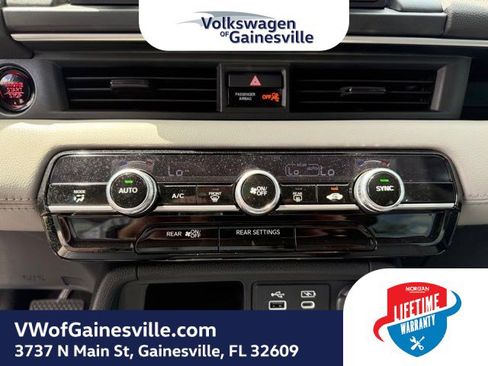 Used 2023 Honda Pilot LX image 28