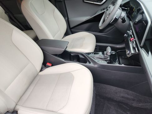 Used 2023 Kia Niro EX image 15