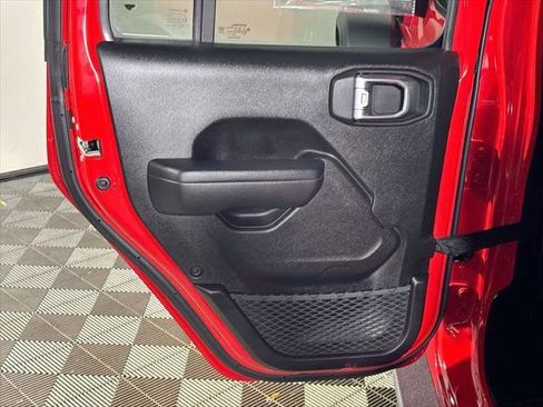 Certified 2024 Jeep Wrangler Unlimited AWD/4WD image 19