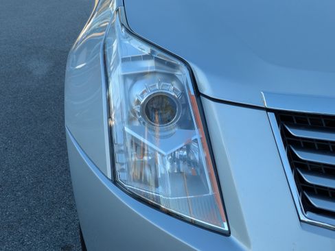 Certified 2015 Cadillac SRX Luxury w/ Driver Awareness Package image 10