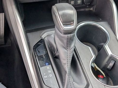 Used 2020 Toyota Highlander XLE FWD image 30