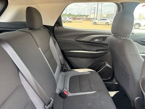 Used 2025 Chevrolet TrailBlazer LT AWD/4WD image 30