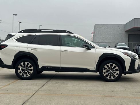 Used 2024 Subaru Outback Limited image 2