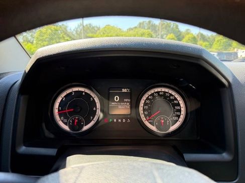 Used 2017 RAM 1500 Express w/ Express Value Package RWD image 17