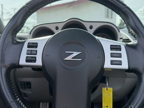 Used 2008 Nissan 350Z Touring RWD image 15