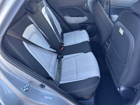 Used 2025 Hyundai Venue SEL image 15