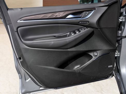 Used 2024 Buick Enclave Avenir w/ Avenir Technology Package image 24