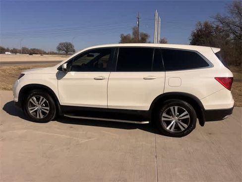 Certified 2017 Honda Pilot EX image 4