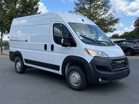 New 2024 RAM ProMaster 2500 w/ Convenience Group image 15