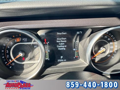 Used 2023 Jeep Wrangler Unlimited Sahara AWD/4WD image 4