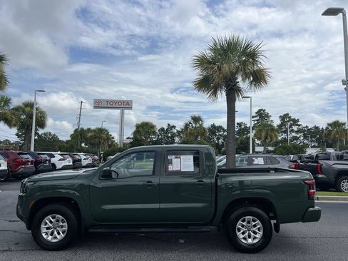 Used 2024 Nissan Frontier SV w/ Technology Package AWD/4WD image 7