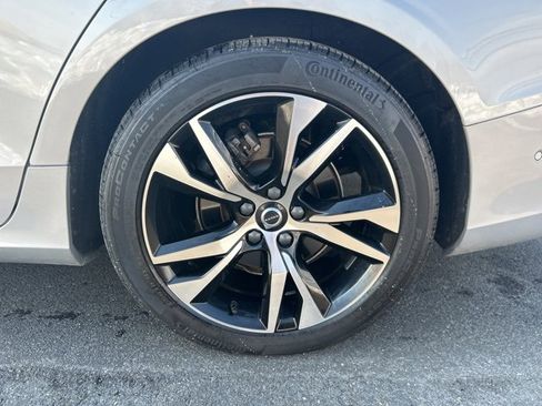 Used 2024 Volvo S60 B5 Plus image 9