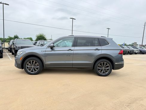 Used 2022 Volkswagen Tiguan SE FWD image 8