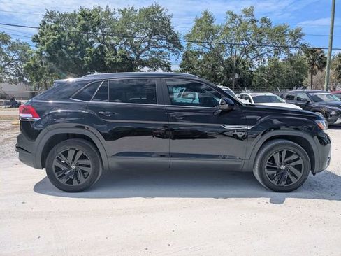 Used 2021 Volkswagen Atlas Cross Sport SE image 3