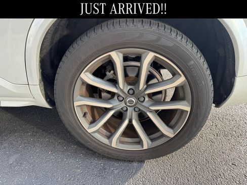 Used 2018 Volvo XC90 T5 Momentum w/ Convenience Package image 6