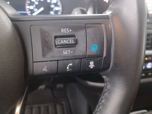 Used 2024 Nissan Pathfinder SV FWD image 22