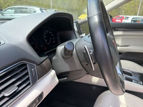Used 2018 Honda Accord Touring image 29