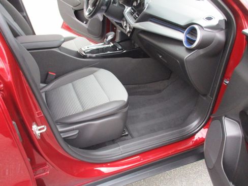 Certified 2024 Chevrolet Trax LT w/ Driver Confidence Package image 15