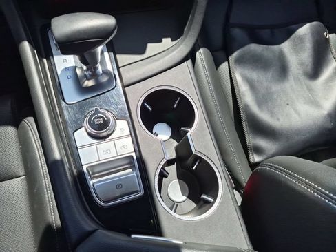 Used 2025 Genesis G70 2.5T RWD image 24