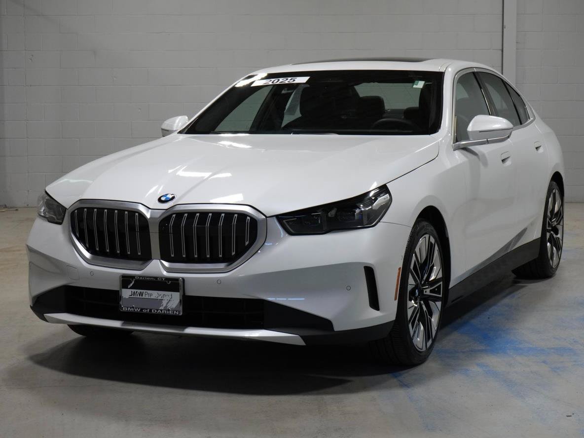Used 2025 BMW 530i xDrive w/ Premium Package AWD/4WD image 1
