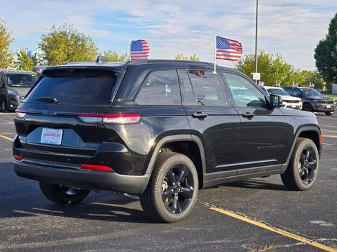 New 2025 Jeep Grand Cherokee Limited w/ Luxury Tech Group II image 10