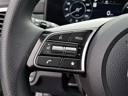 Certified 2025 Kia Seltos SX w/ SX Sunroof Package image 23