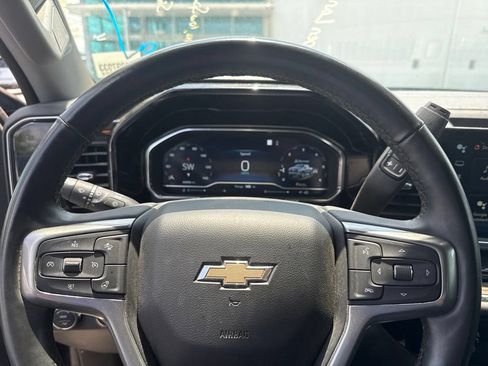 Used 2023 Chevrolet Silverado 1500 LT AWD/4WD image 9