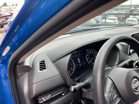 Used 2025 Nissan Sentra SV FWD image 29