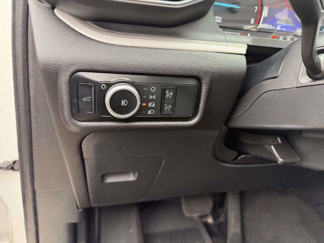 Used 2024 Ford Explorer XLT w/ Equipment Group 202A AWD/4WD image 20