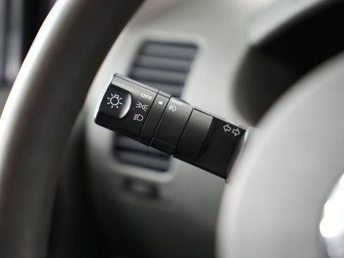 Used 2021 Nissan Frontier SV w/ Midnight Edition Floor Mats image 14